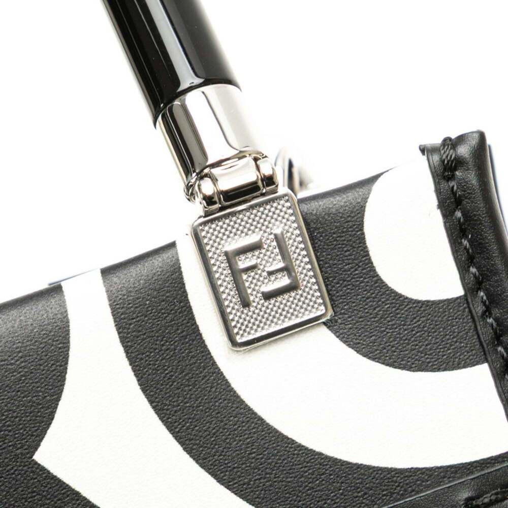 FENDI Black Leather Shoulder Bag - Picture 5 of 11